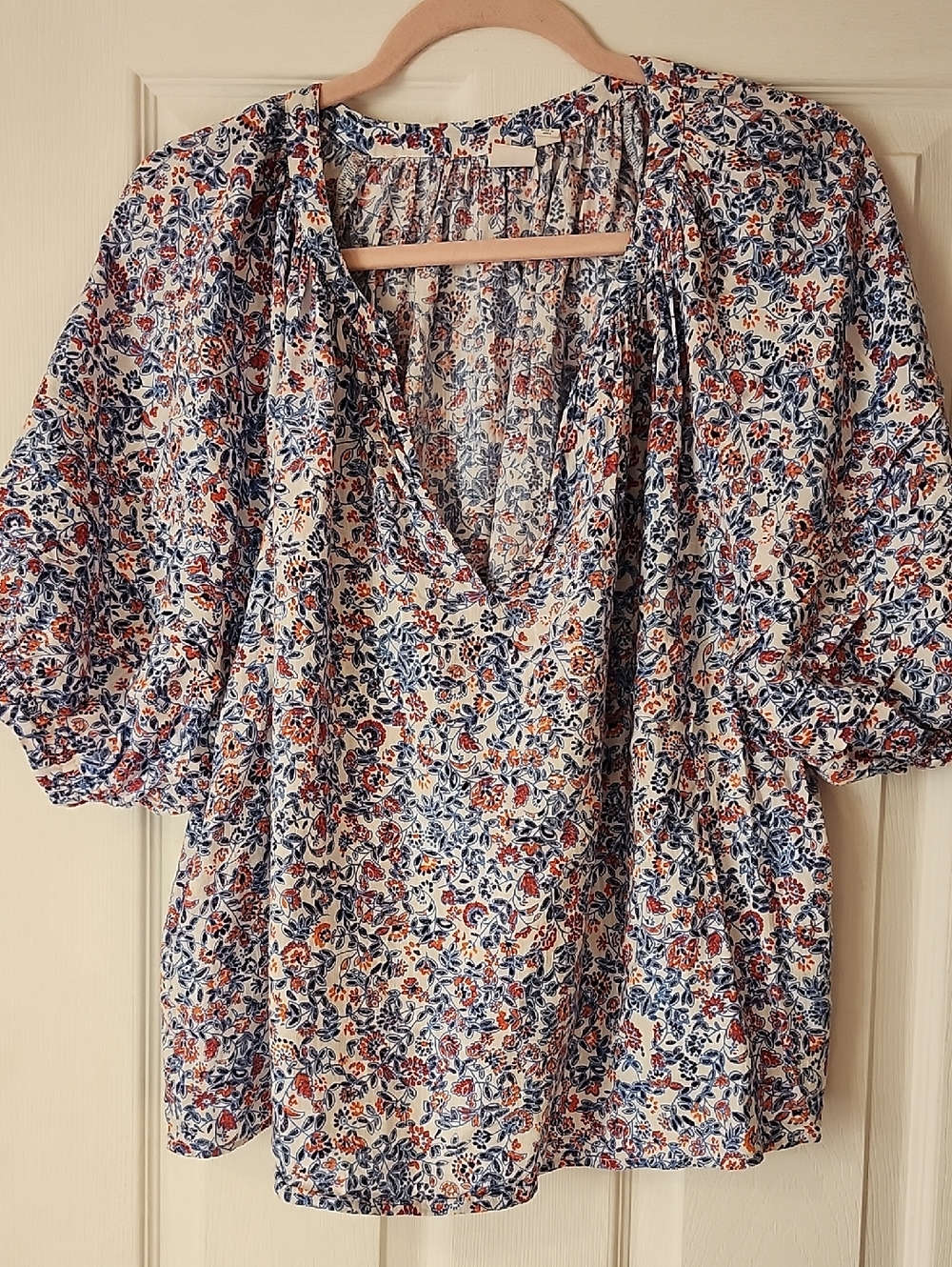 Gap Floral V-Neck Puff Sleeve Blouse